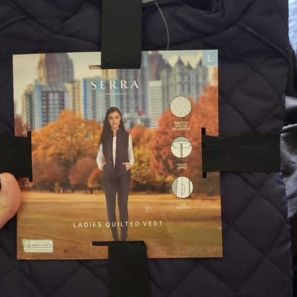 LAST ONE NWT Puffer vest - Picture 2 of 2